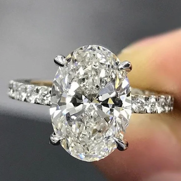 18K Oval Cut Diamond Sterling Silver Ring - Picture 4 of 5